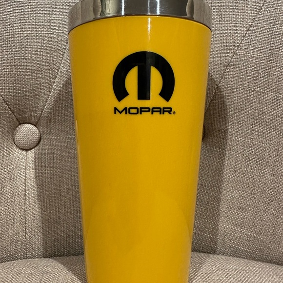 Super Bee travel mug NWOT - Picture 2 of 5